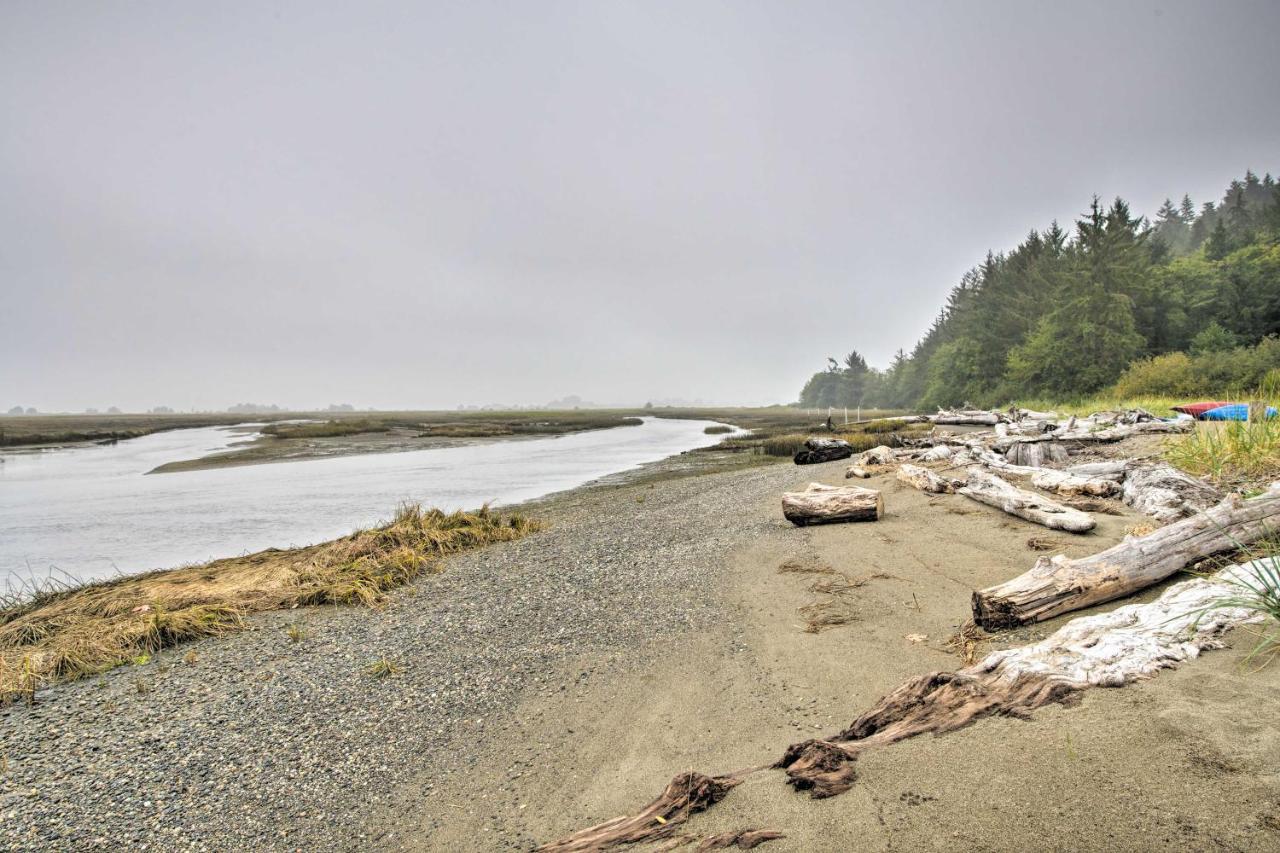 Warm Beach Hideaway With Private Beach! Stanwood Экстерьер фото