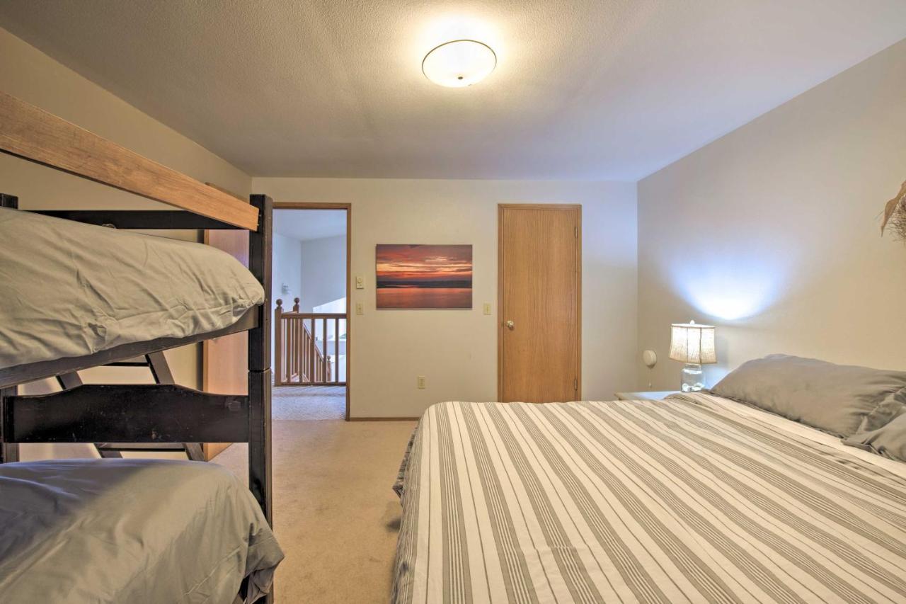 Warm Beach Hideaway With Private Beach! Stanwood Экстерьер фото